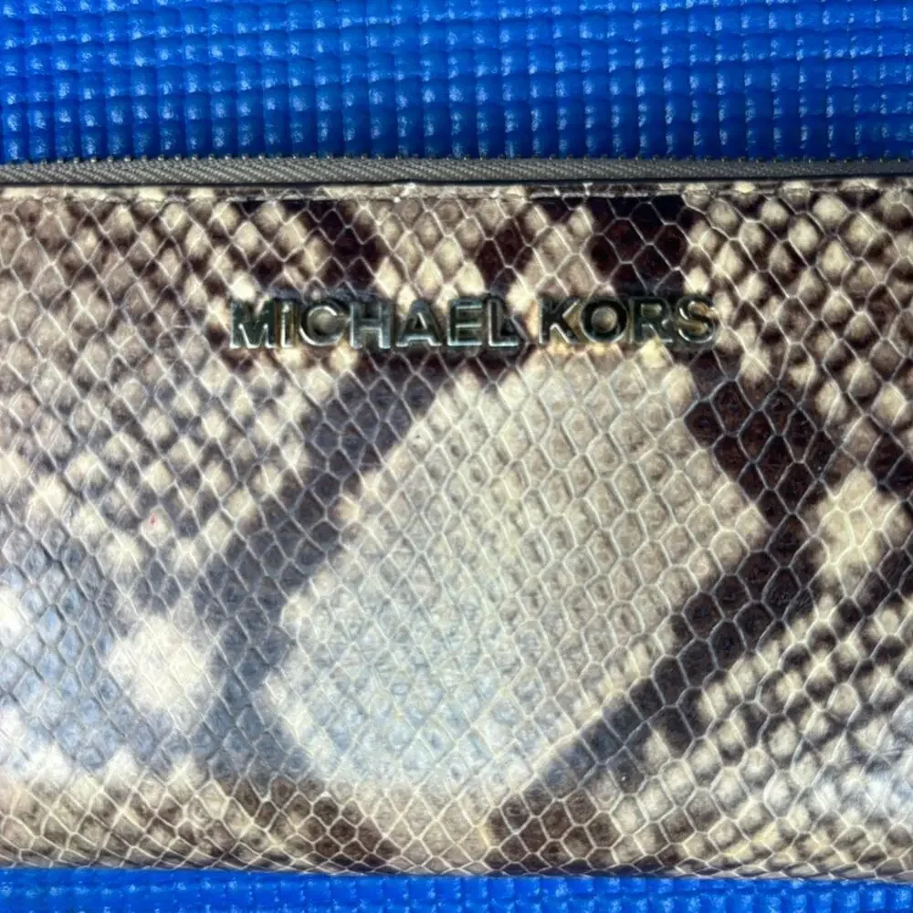 🔴 MICHAEL KORS SNAKE SKIN Brown Beige Wristlet Wallet With Zipper EY-1504